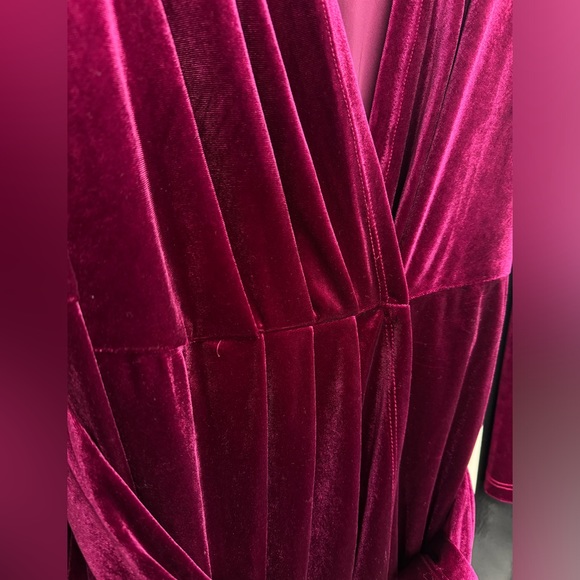 Velvet Wrap maxi dress size 16 long sleeves black red - Picture 5 of 7